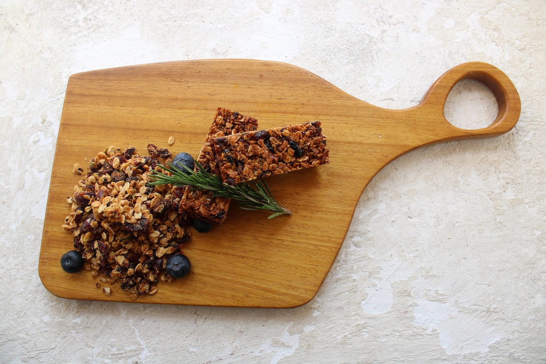 In this session of culinary classes at Heenat Salma, we will learn the art of making  Granola Bars